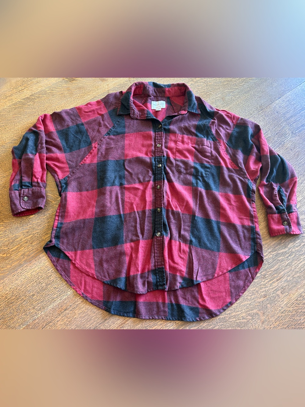 American Eagle black and red plaid oversized flannel shirt, size Small